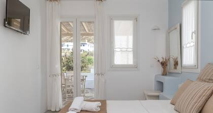 Ninemia Suites Tinos Superior 202 avec vue sur la montagne, Wi-Fi et climatisation