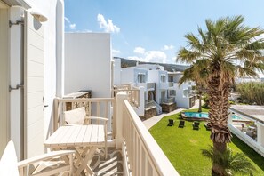 Property grounds - Apartment In A Hotel 'Ninemia Suites Tinos Grand 203 ' with Sea View, Wi-Fi and Air Conditioning (Kionia)