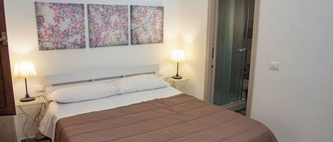 Family Studio, Sea Facing (Selene Home 200m from sea)
