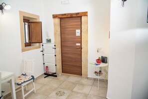 Familienstudio, Meerseite (Selene Home 200m from sea) | Eingangsbereich