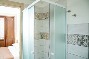 Familienstudio, Meerseite (Selene Home 200m from sea) | Badezimmer