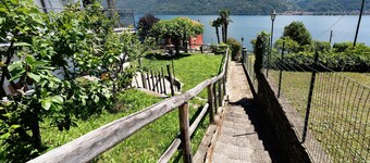 Holiday Home 'Vanni's House' with Lake View, Private Garden and Wi-Fi