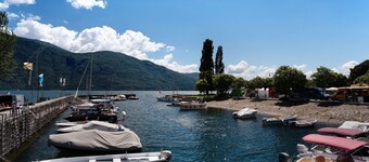 Holiday Home 'Vanni's House' with Lake View, Private Garden and Wi-Fi