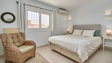 2 slaapkamers, een strijkplank/strijkijzer, gratis wifi, beddengoed