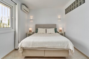 2 chambres, fer et planche à repasser, Wi-Fi gratuit, draps fournis