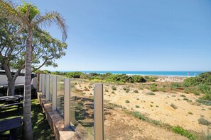 Property grounds - Holiday Home "Novobarrosa A" with Sea View, Shared Pool & Wi-Fi (Chiclana de la Frontera)