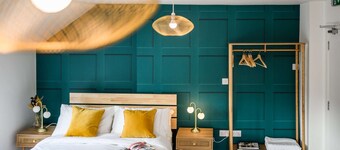 Stylish en-suite Boutique Apartment 8min to centre for 4