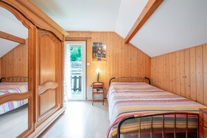 3 bedrooms, iron/ironing board, free WiFi, bed sheets