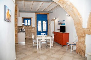 Apartamento família, vários quartos, de frente para o mar (Tiche Home 200m From Sea) | Parte interna