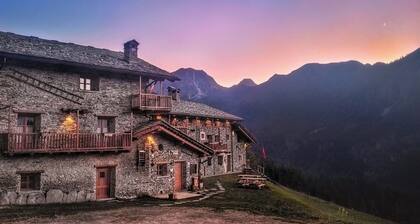 Chalet 'Civico 13' con vistas a la montaña, jardín compartido y Wi-Fi