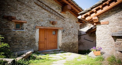 Chalet 'Civico 2' with Mountain View, Balcony and Wi-Fi