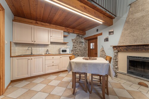 Chalet 'Civico 5' with Mountain View, Shared Garden and Wi-Fi