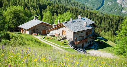 Chalet "Civico 5" avec vue sur la montagne, jardin partagé et Wi-Fi