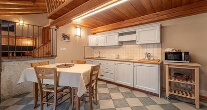 Chalet 'Civico 6 ' con vistas a la montaña, jardín compartido y Wi-Fi