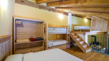 1 chambre, fer et planche Ă  repasser, Wi-Fi gratuit, draps fournis