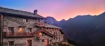 Chalet 'Civico 11' with Mountain View, Balcony and Wi-Fi