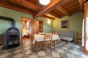 Dining - Chalet 'Civico 11' with Mountain View, Balcony and Wi-Fi (Marmora)