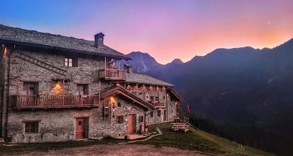 Chalet 'Civico 11' con vistas a la montaña, balcón y Wi-Fi