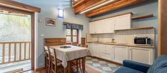 Chalet 'Civico 8' with Mountain Views, Shared Garden and Wi-Fi