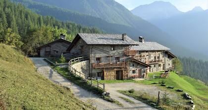 Chalet 'Civico 7' con vistas a la montaña, terraza compartida y Wi-Fi