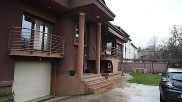 Apartment, Multiple Beds | Exterior