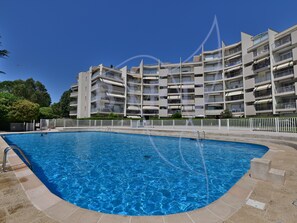Pool - Charming 2 room apartment on the edge of the Golf Old Course (Mandelieu-la-Napoule)