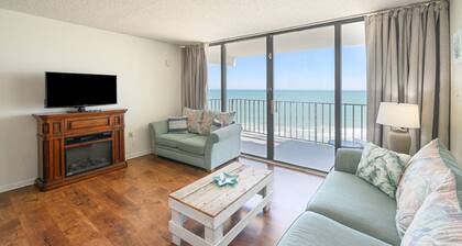 2 BR Oceanfront Condo in Garden City! Royal Garden Resort 706