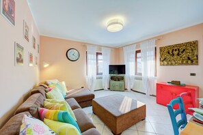 21-Zoll-Flachbildfernseher mit Kabelempfang, Fernseher