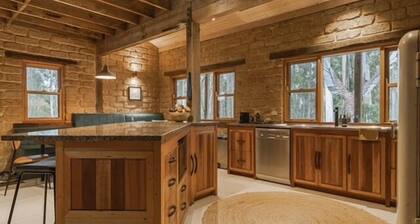 Bunjil Hideaway - 'Cosy Winter Getaway - Beautiful Oasis'