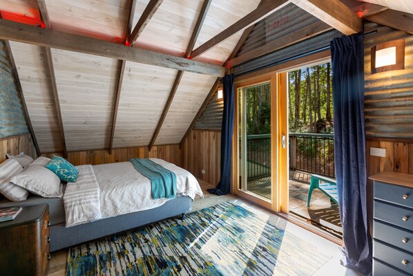 4 bedrooms, bed sheets