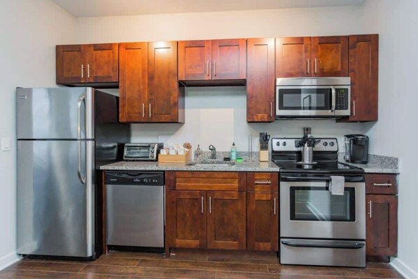 Fridge, microwave, oven, stovetop