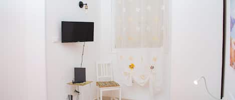 Family Studio, Sea Facing (Nike Home 200m From Sea) | Free WiFi, bed sheets