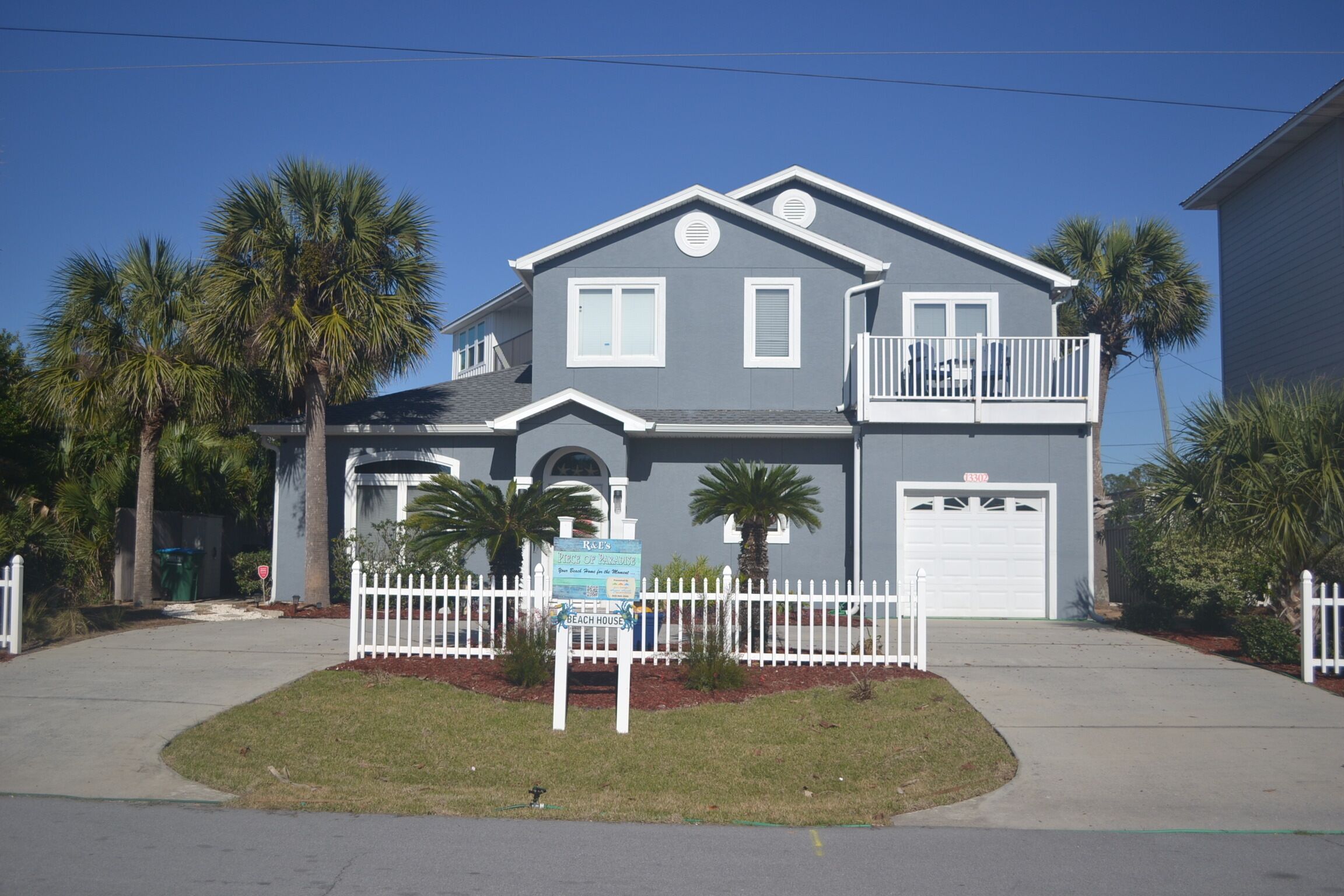 Beautiful Coastal View Beach House - Sleeps 10