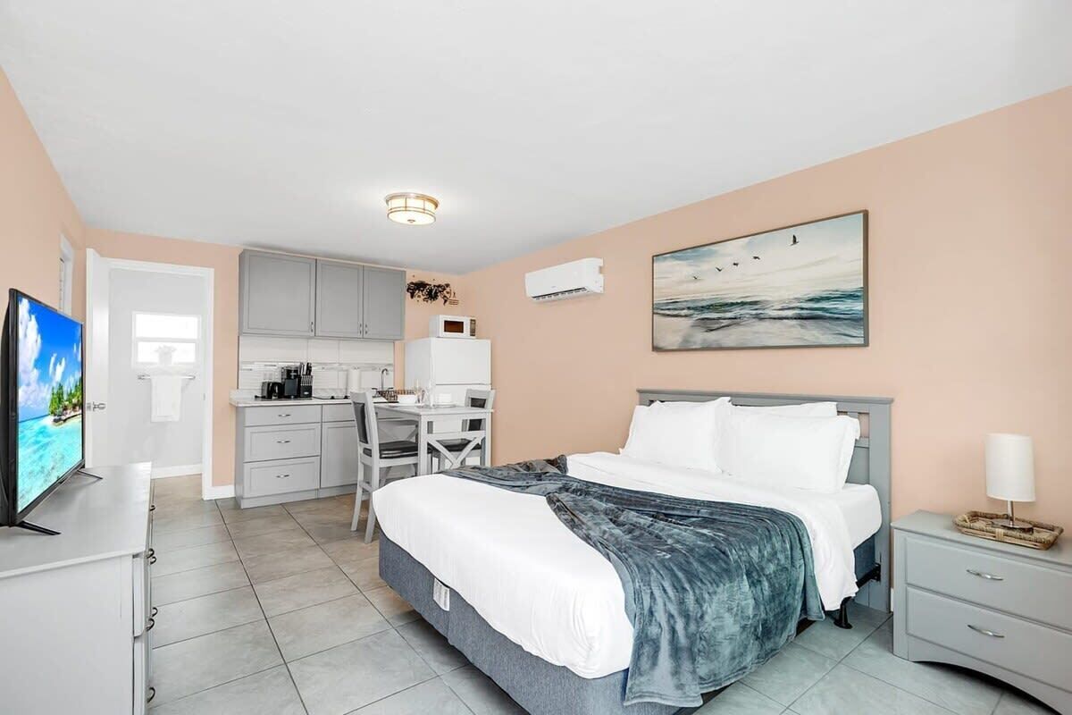 Seashell Serenade: Quiet and Cozy Beach Home