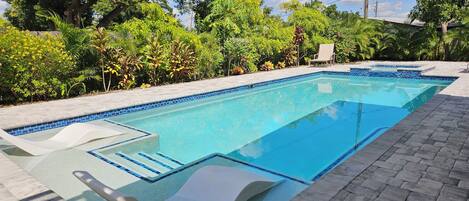 屋外プール、温水プール