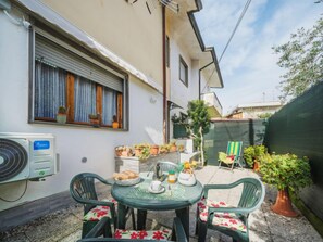Outdoor dining - Vacation home Rita by Interhome (Torre del Lago Puccini)