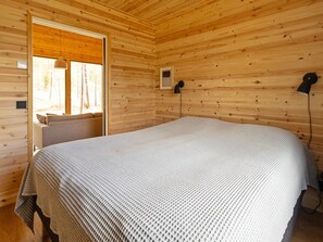 3 slaapkamers, een bureau, internet