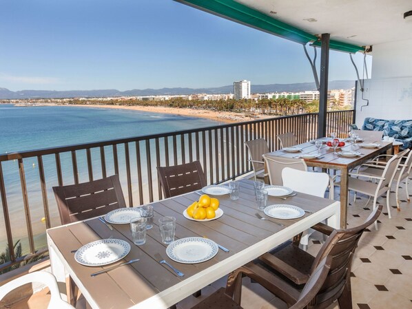 Outdoor dining - Acantilados by Interhome (Salou)