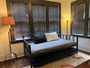 3 chambres, fer et planche à repasser, Wi-Fi gratuit, draps fournis