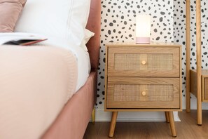 1 Schlafzimmer, Schreibtisch, WLAN, Bettwäsche