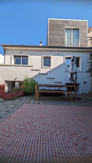 屋外ダイニングエリア