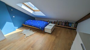 4 室のベッドルーム、アイロン / アイロン台、WiFi、ベッドシーツ