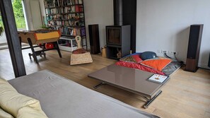 4 bedrooms, iron/ironing board, WiFi, bed sheets - Our lovely and quiet house with garden awaits you. (Noisy-le-Sec)