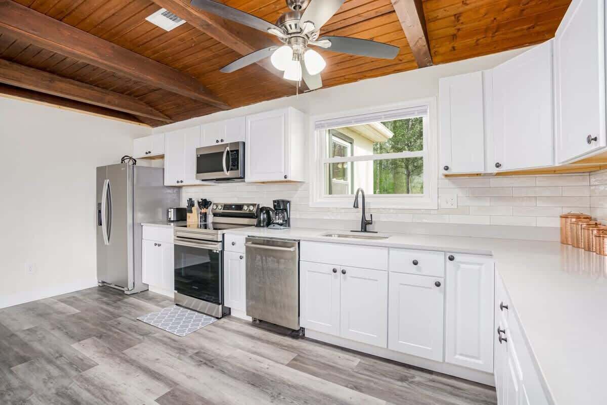 冰箱、微波炉、烤箱、炉灶