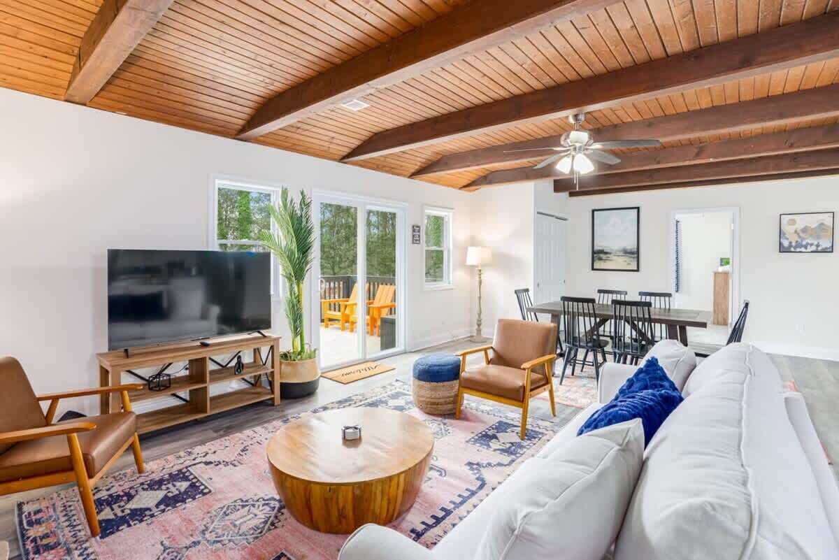 TV, fireplace, books, offices