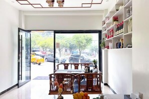 Unclassified image, 2 of 29, button - No. 1 Inn @ the Corner (Zhangjiajie)