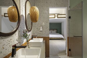 Chambre Quadruple Deluxe, chambres communicantes, vue vallée | Salle de bain