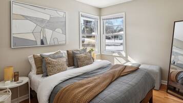 4 bedrooms, iron/ironing board, travel crib, bed sheets