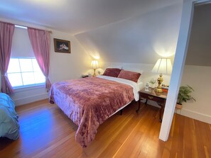 5 bedrooms, iron/ironing board, free WiFi, bed sheets