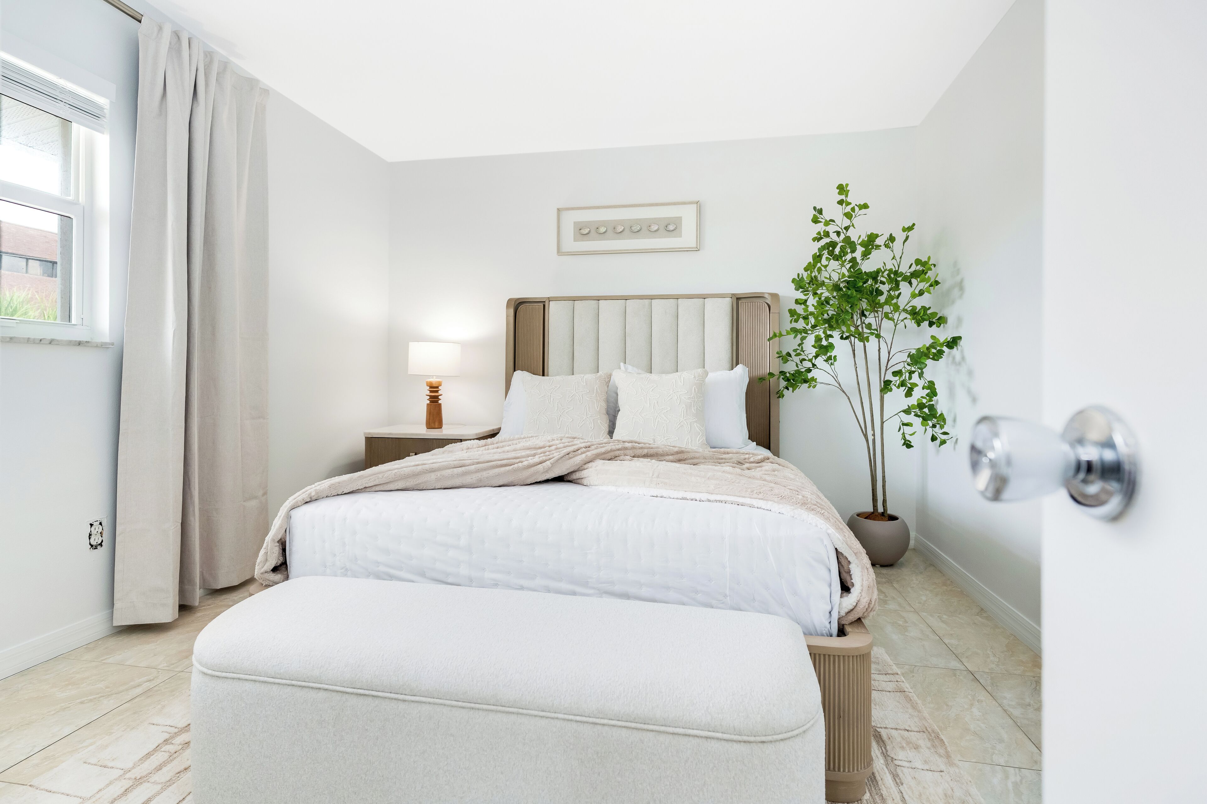 2 室のベッドルーム、アイロン / アイロン台、WiFi (無料)、ベッドシーツ